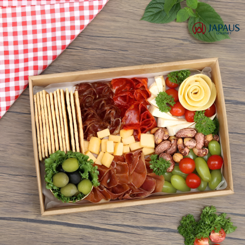 Charcuterie Board – Nghệ Thuật Bày Trí Thực Phẩm Nhập Khẩu Cao Cấp Cho Bàn Tiệc Tinh Tế